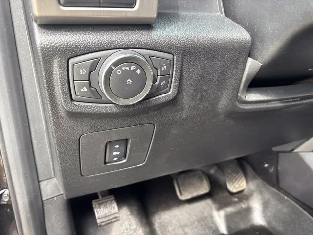 Used 2015 Tuxedo Black Metallic Ford Platinum image 19