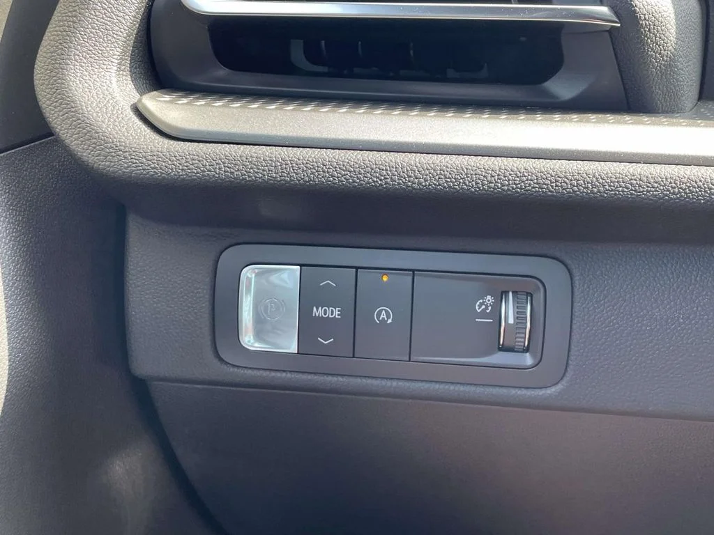 New 2026 Sterling Gray Metallic Chevrolet FWD LT image 27