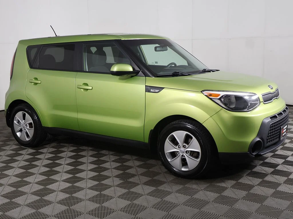 Used 2014 Green Kia Base image 9