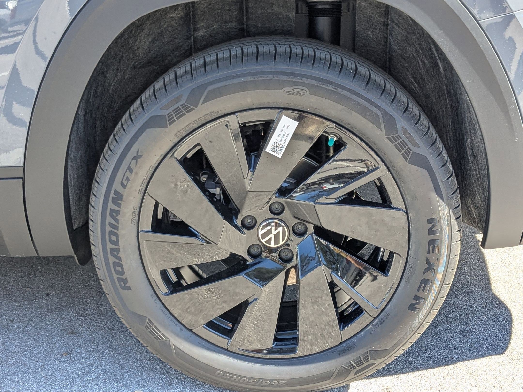 New 2026 Pure Gray Volkswagen 2.0T SE w/Technology image 19