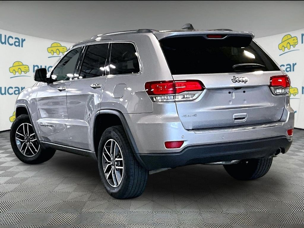 Used 2020 Silver Jeep Limited image 4