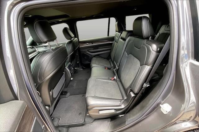 New 2026 Baltic Gray Metallic Clear-Coat Exterior Paint Jeep Laredo Altitude image 21