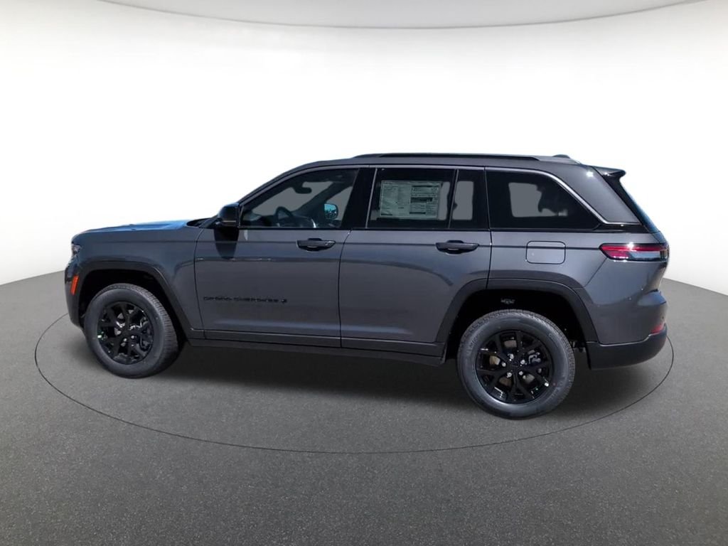 New 2026 Baltic Gray Metallic Clear-Coat Exterior Paint Jeep Altitude image 12