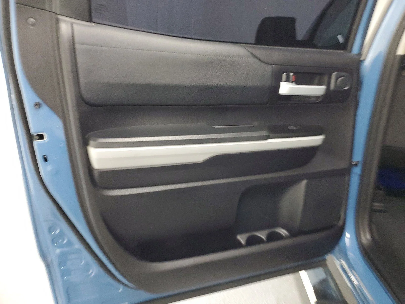 Used 2020 Cavalry Blue Toyota SR5 image 18