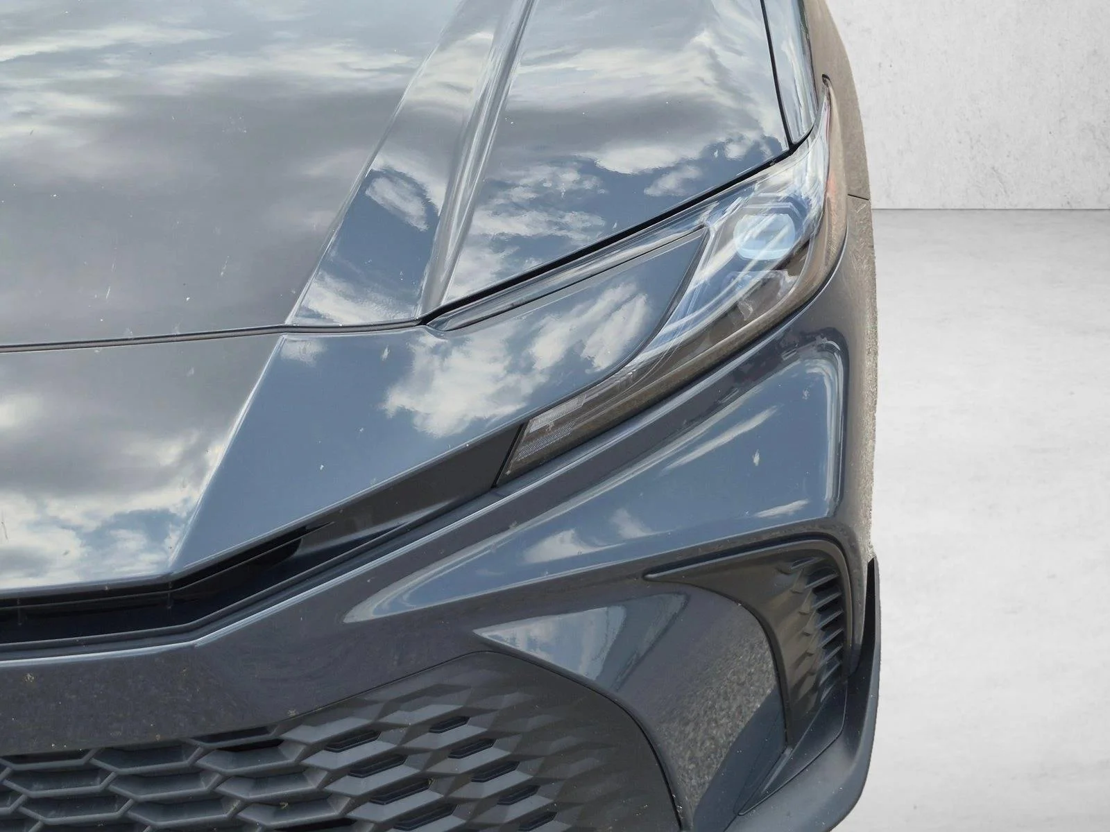 Used 2025 Underground Toyota LE image 9
