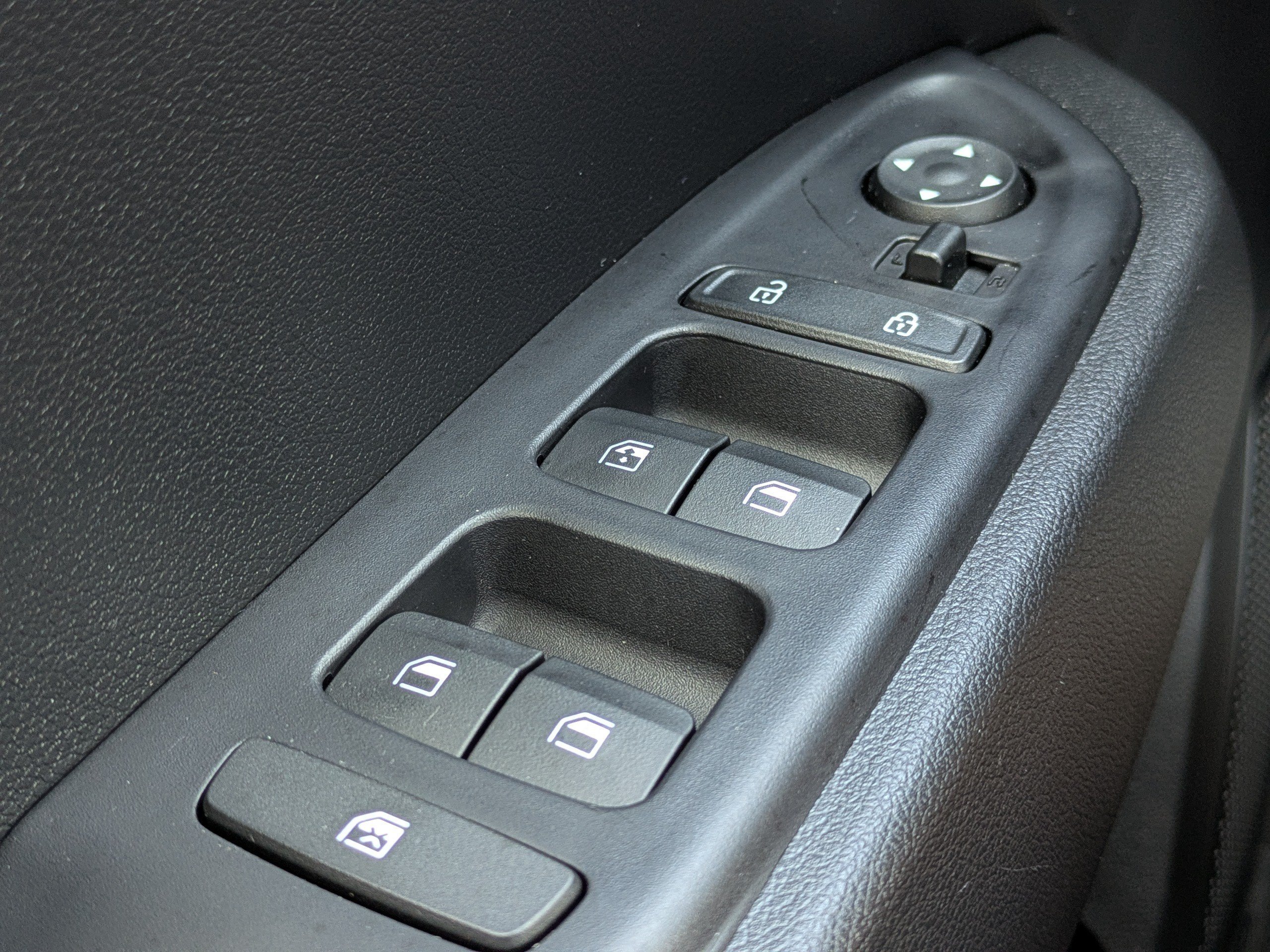 Certified Used 2023 Ecotronic Gray Hyundai SEL image 21