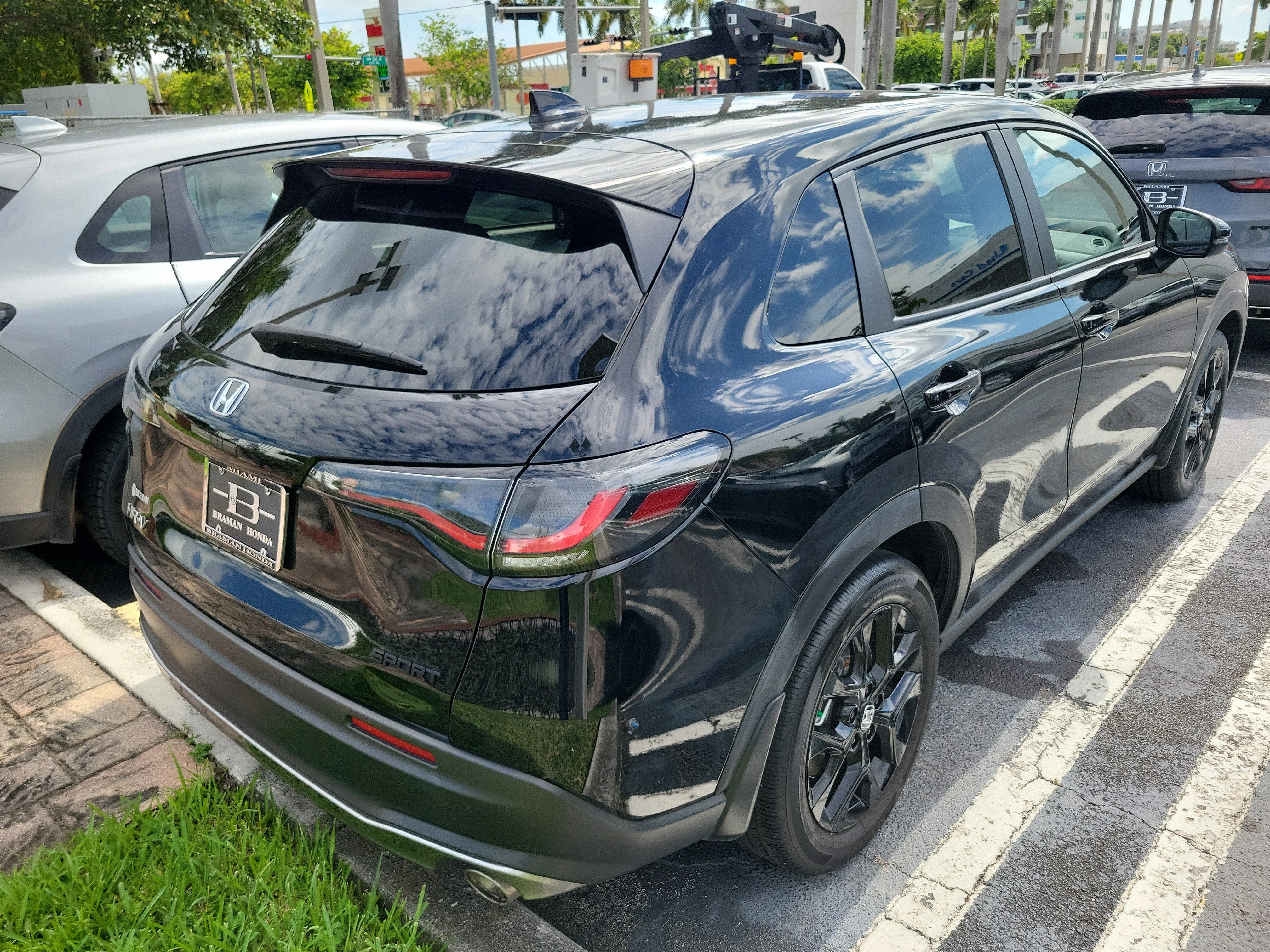 2025 Honda HR-V Sport - Photo 3