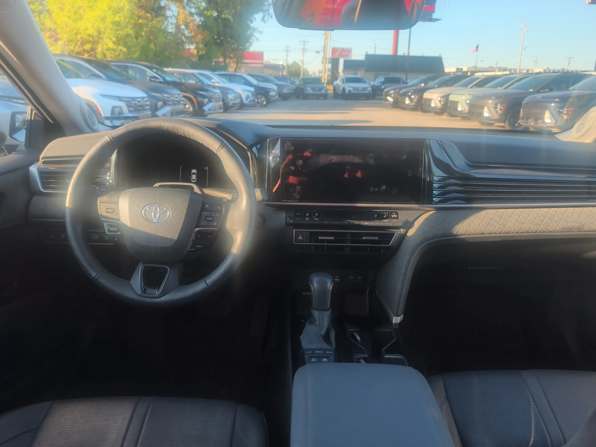 Used 2025 Heavy Metal Toyota XLE image 9