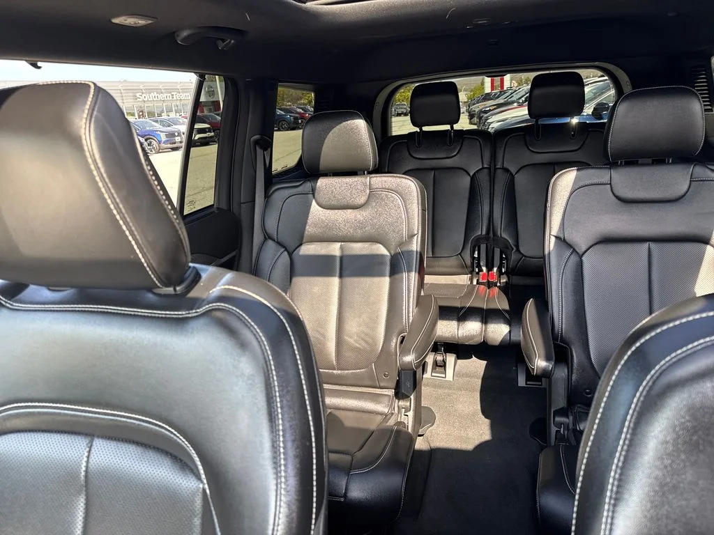 Used 2024 Silver Jeep Limited image 31