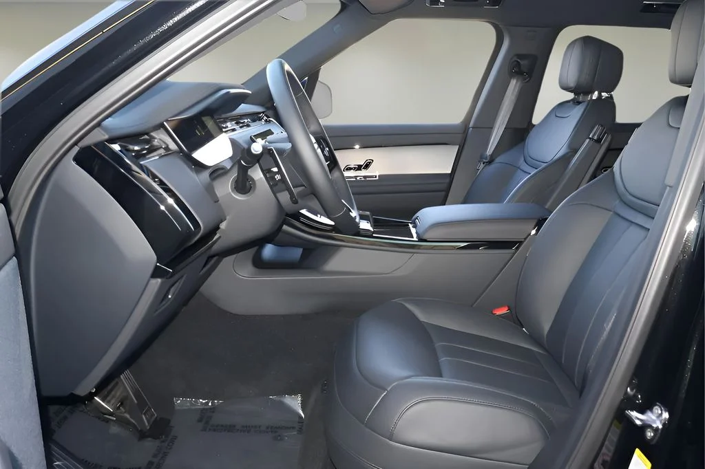 New 2026 Santorini Black Land Rover Dynamic SE image 11
