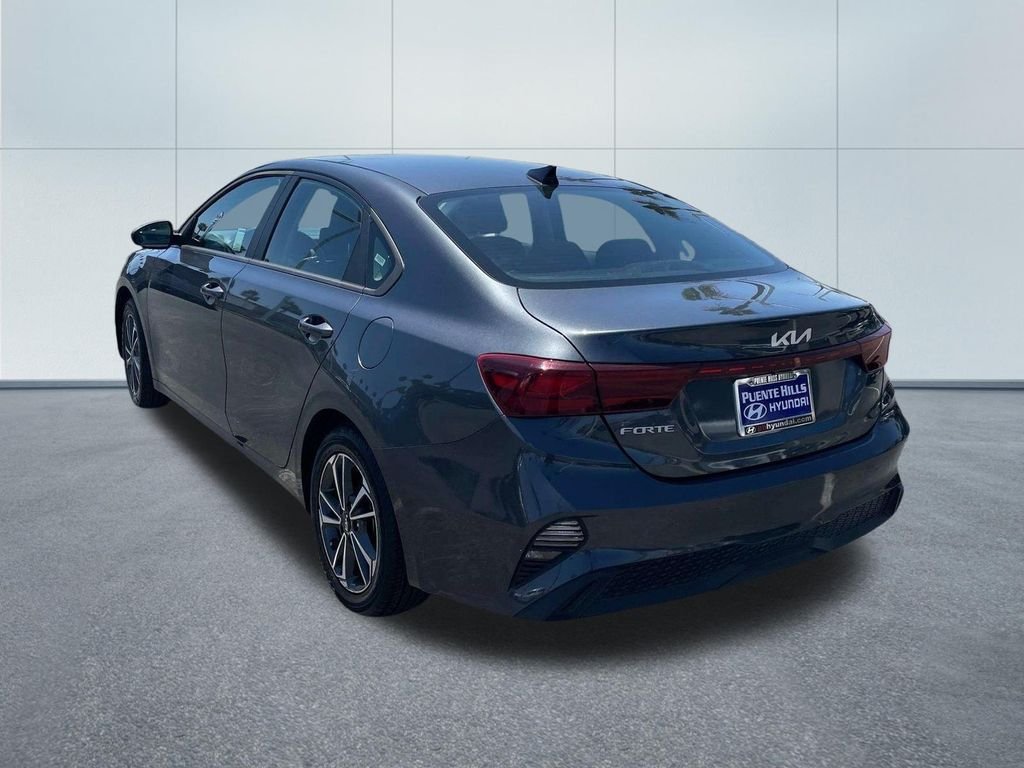 Used 2023 Gray Kia LXS image 4