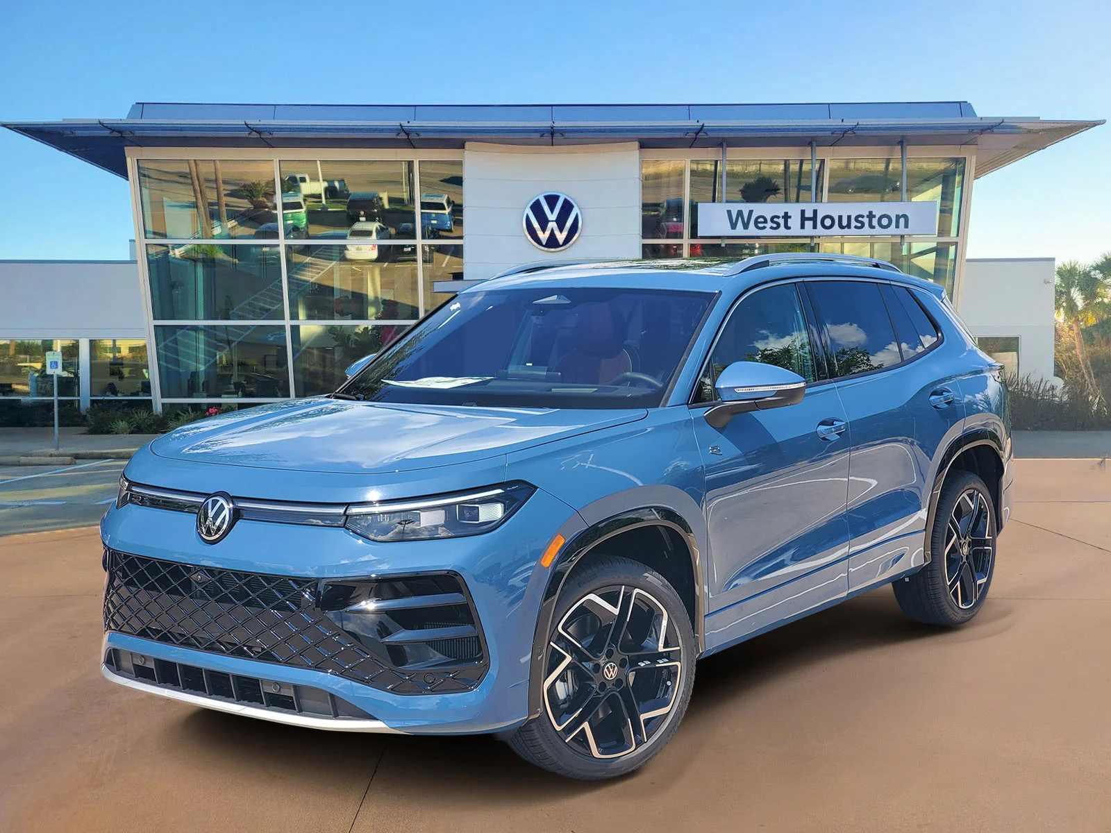 2026 Volkswagen Tiguan 2.0T SEL R-Line Turbo 4Motion's photo