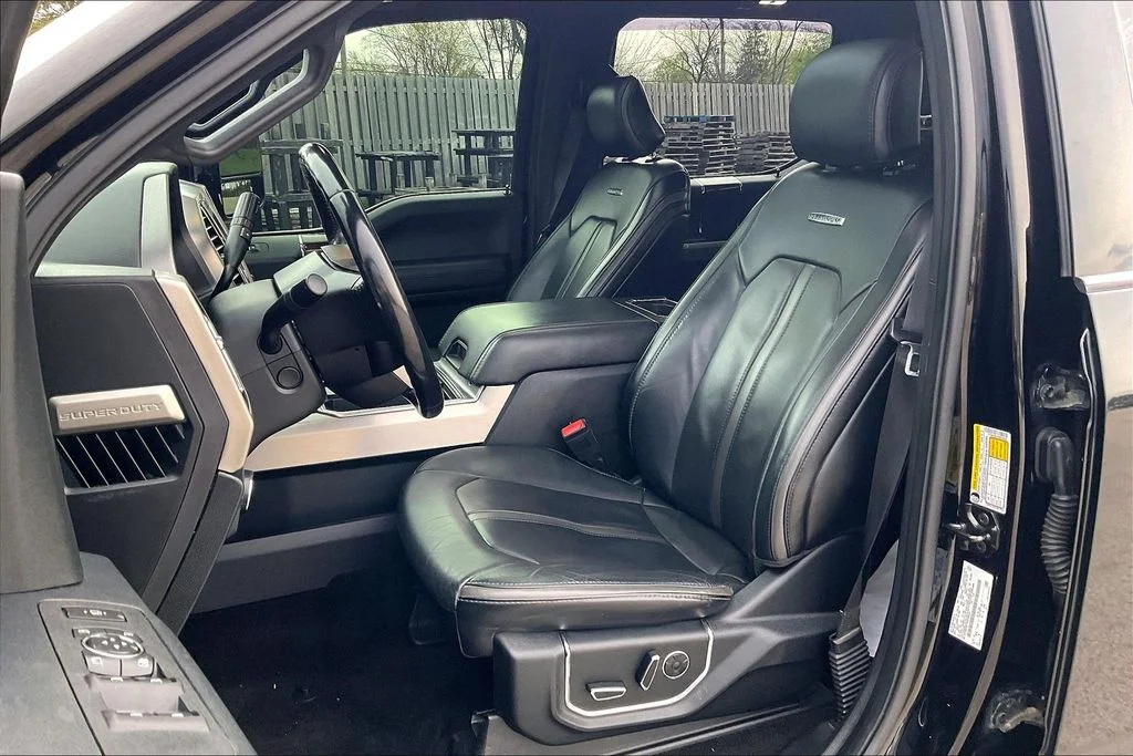 Used 2017 Black Ford Platinum image 25