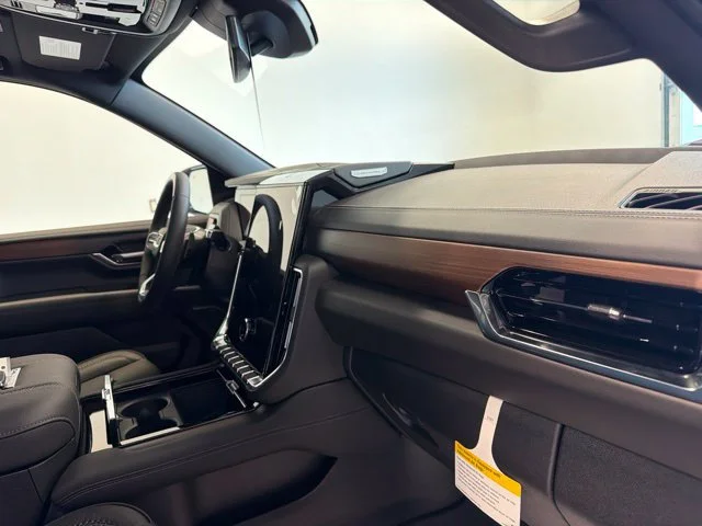 2027 GMC Yukon Denali - Photo 35