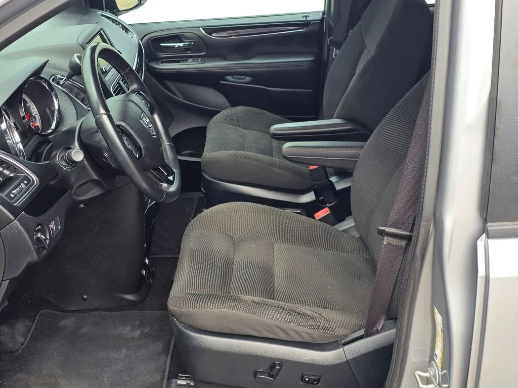 Used 2020 Silver Dodge SE Plus image 15