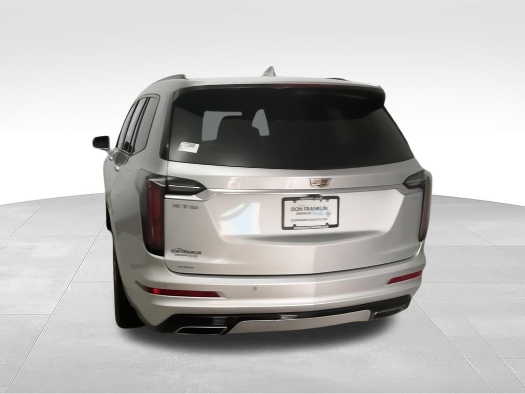 Used 2020 Silver Cadillac Sport image 7