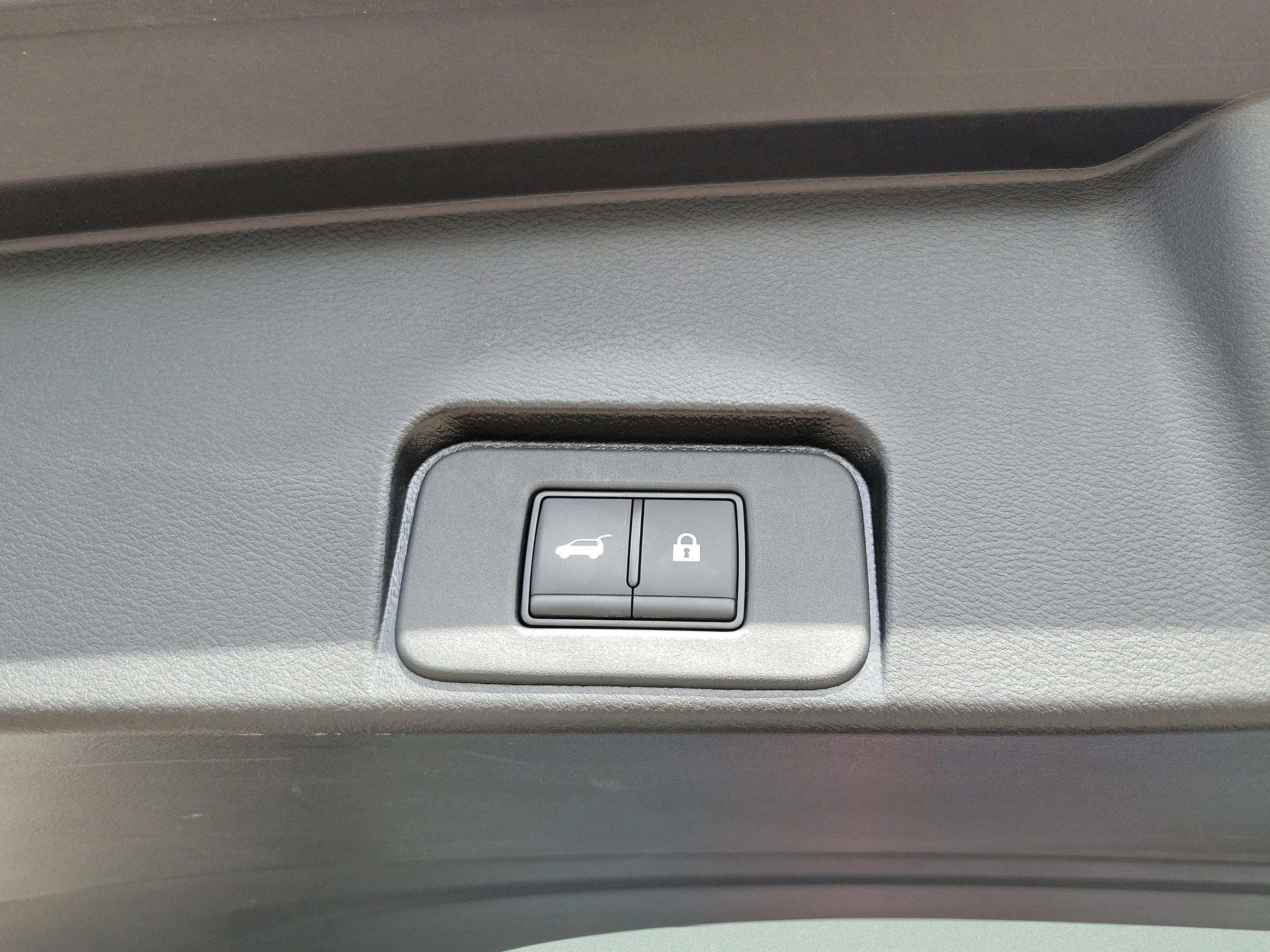Used 2023 Boulder Gray Pearl Nissan SL image 9