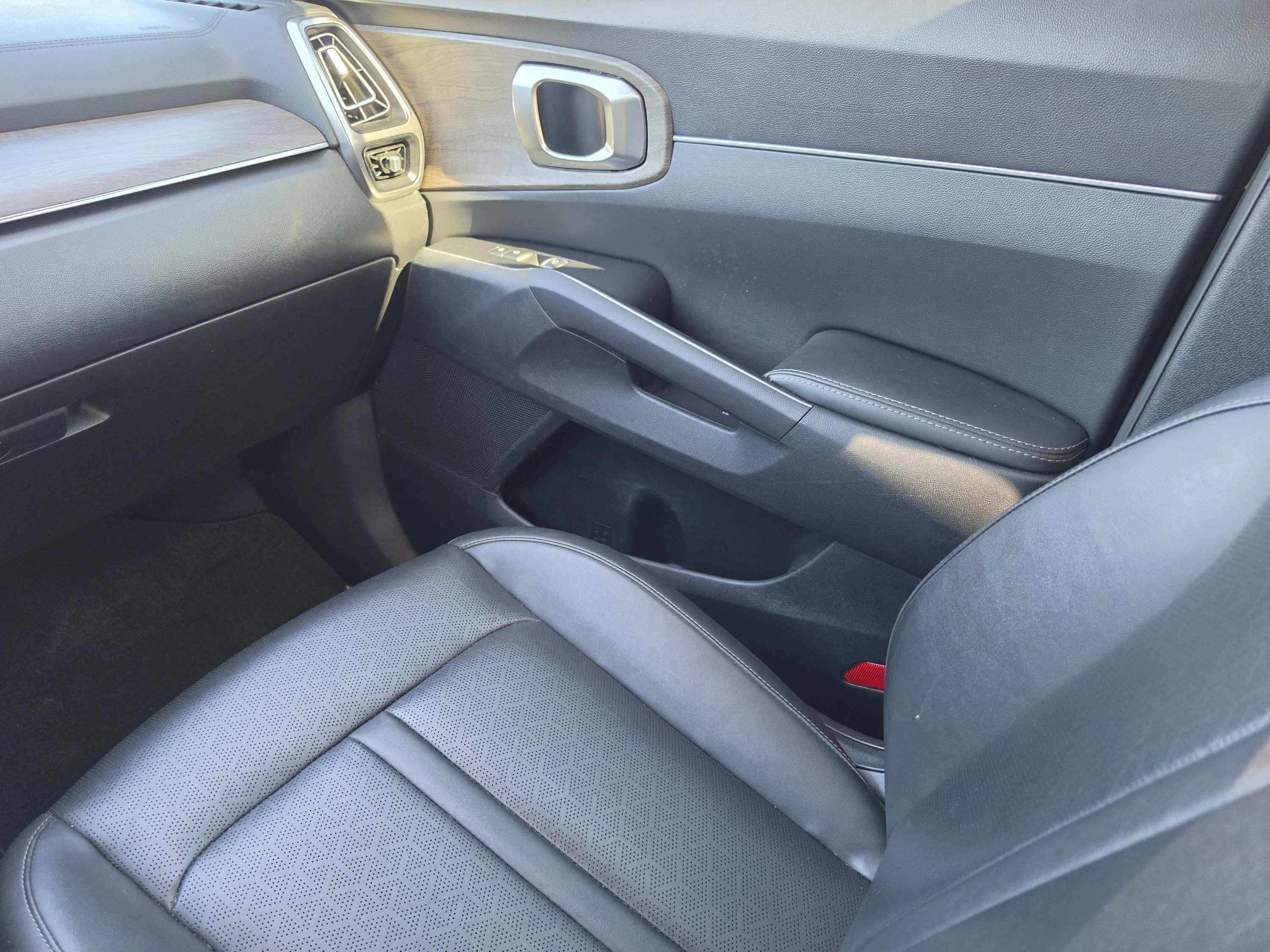 Used 2022 Sparkling Silver Kia X-Line S image 21
