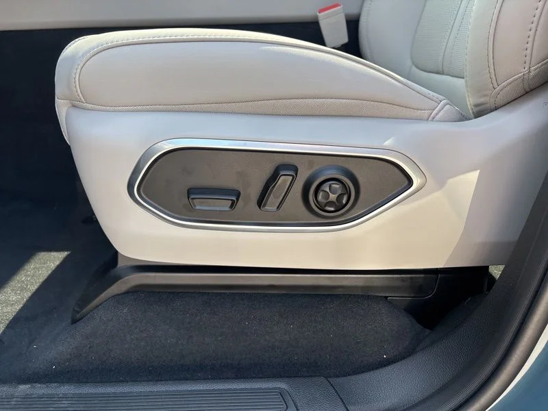 New 2026 Steel Blue Jeep Limited Altitude image 21