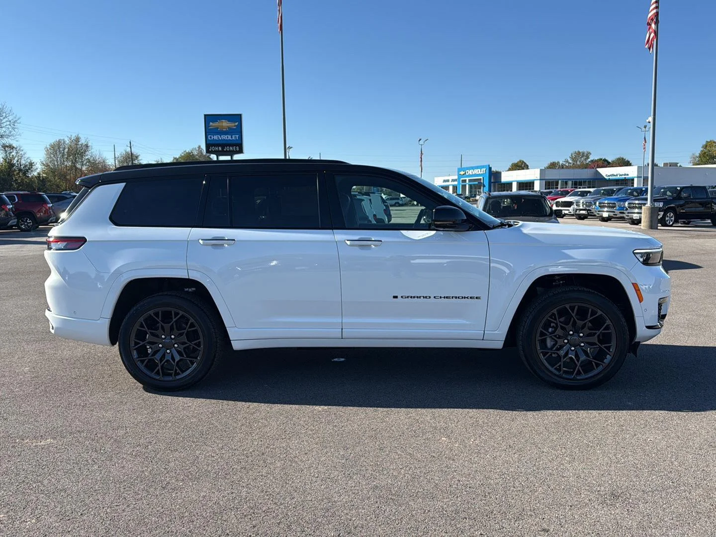 New 2025 Bright White Clearcoat Jeep Summit image 4