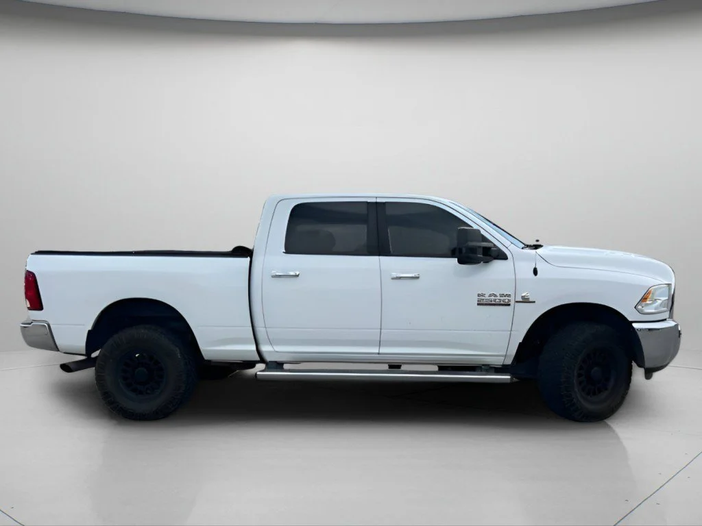 Used 2014 Bright White Clearcoat Ram SLT image 3