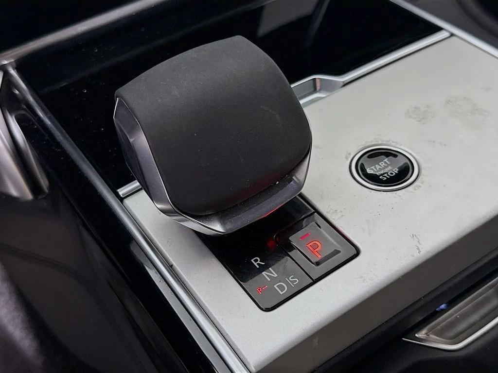 Certified Used 2025 Black Land Rover Autobiography image 19