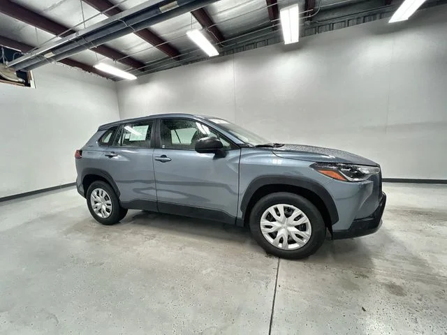 Used 2025  Toyota L image 9