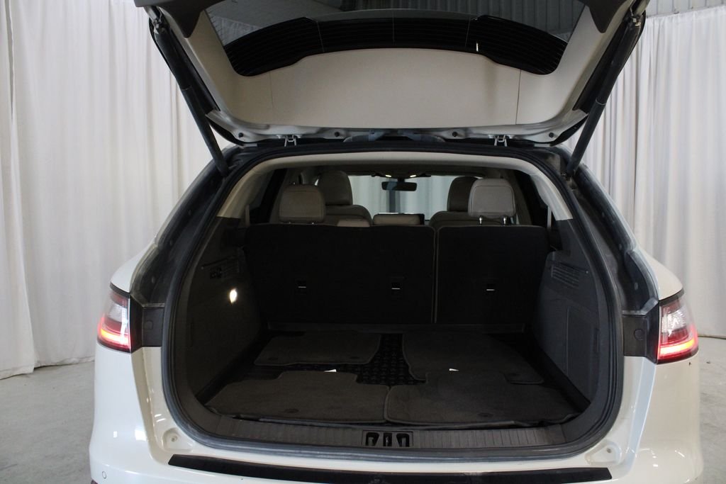 Used 2023 Pearl Metallic Lincoln Reserve image 32