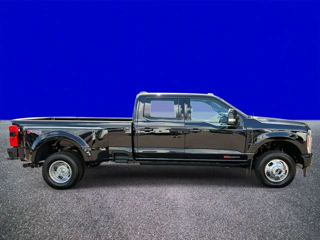 New 2027 Agate Black Metallic Ford F-350® Platinum® image 2