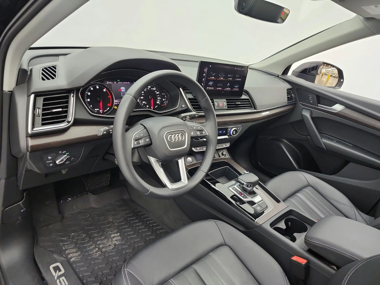 Used 2023 Mythos Black Metallic Audi Premium image 9