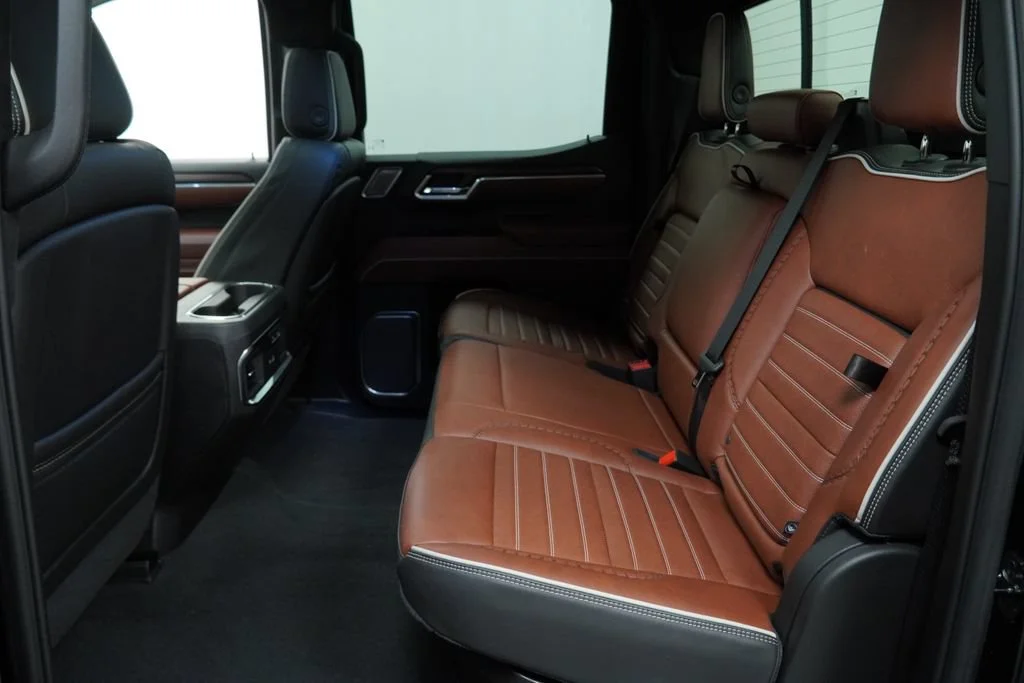 Used 2025 Onyx Black GMC Denali Ultimate image 13