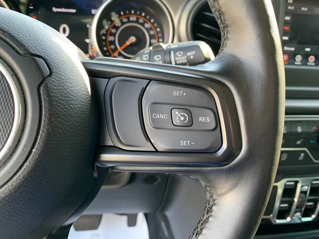 Used 2022  Jeep Unlimited Willys image 29