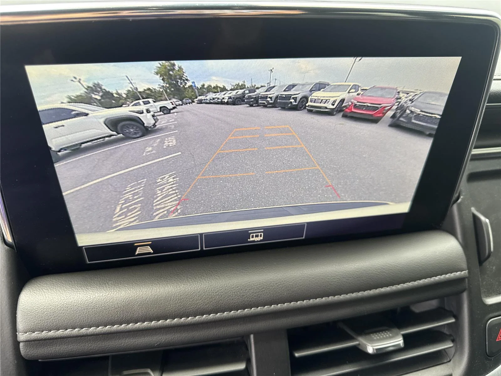 Used 2021 SUMMIT WHITE Chevrolet LT image 28