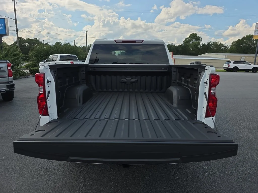 New 2026 Summit White Chevrolet LT image 32