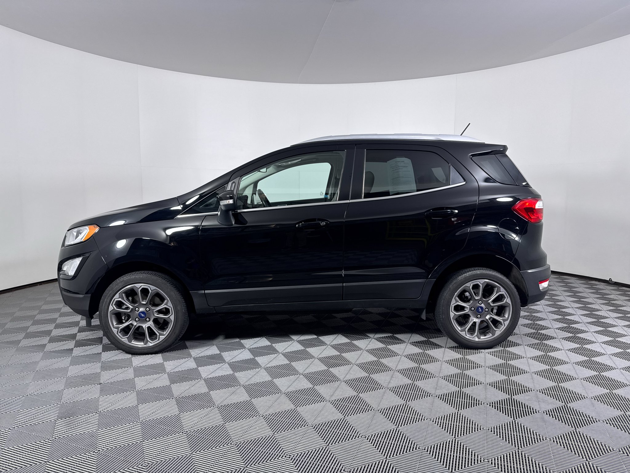 Used 2018 Shadow Black Ford Titanium image 11
