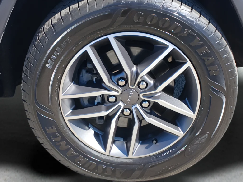 Used 2020 Gray Jeep Limited image 30