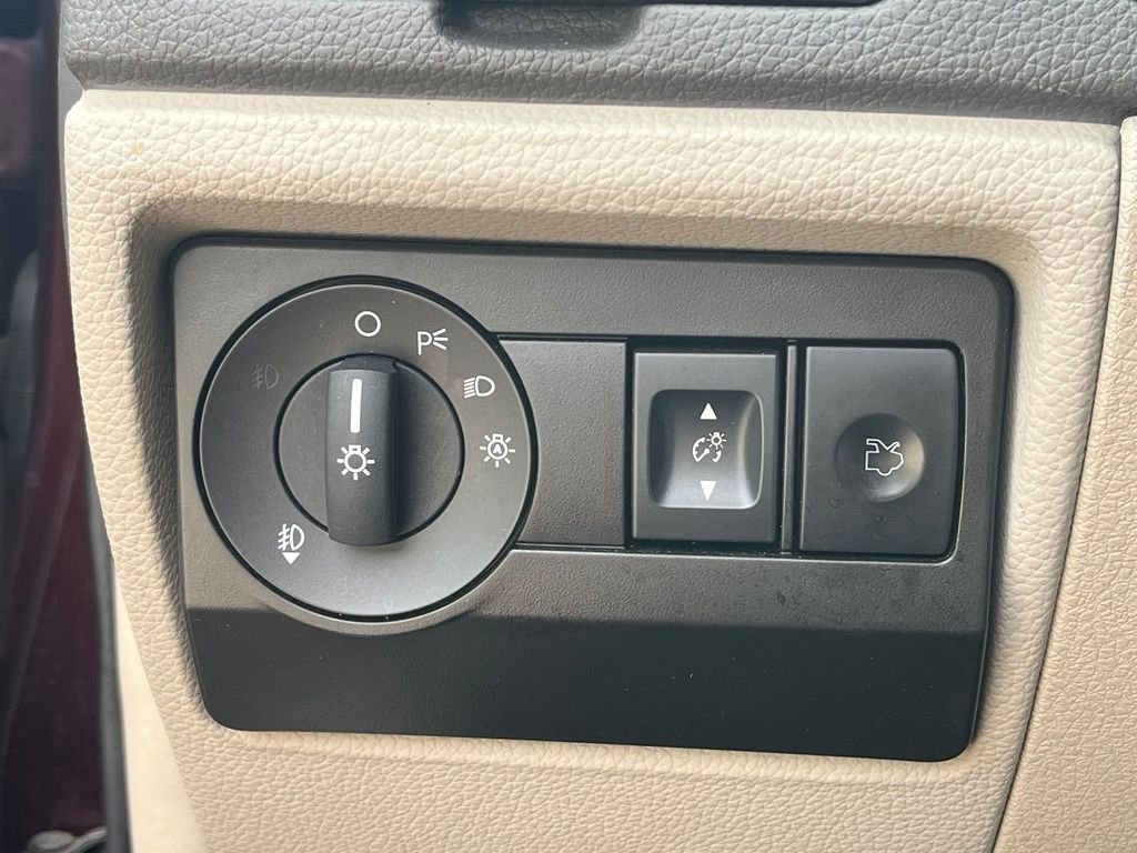 Used 2012 Red Ford SEL image 34