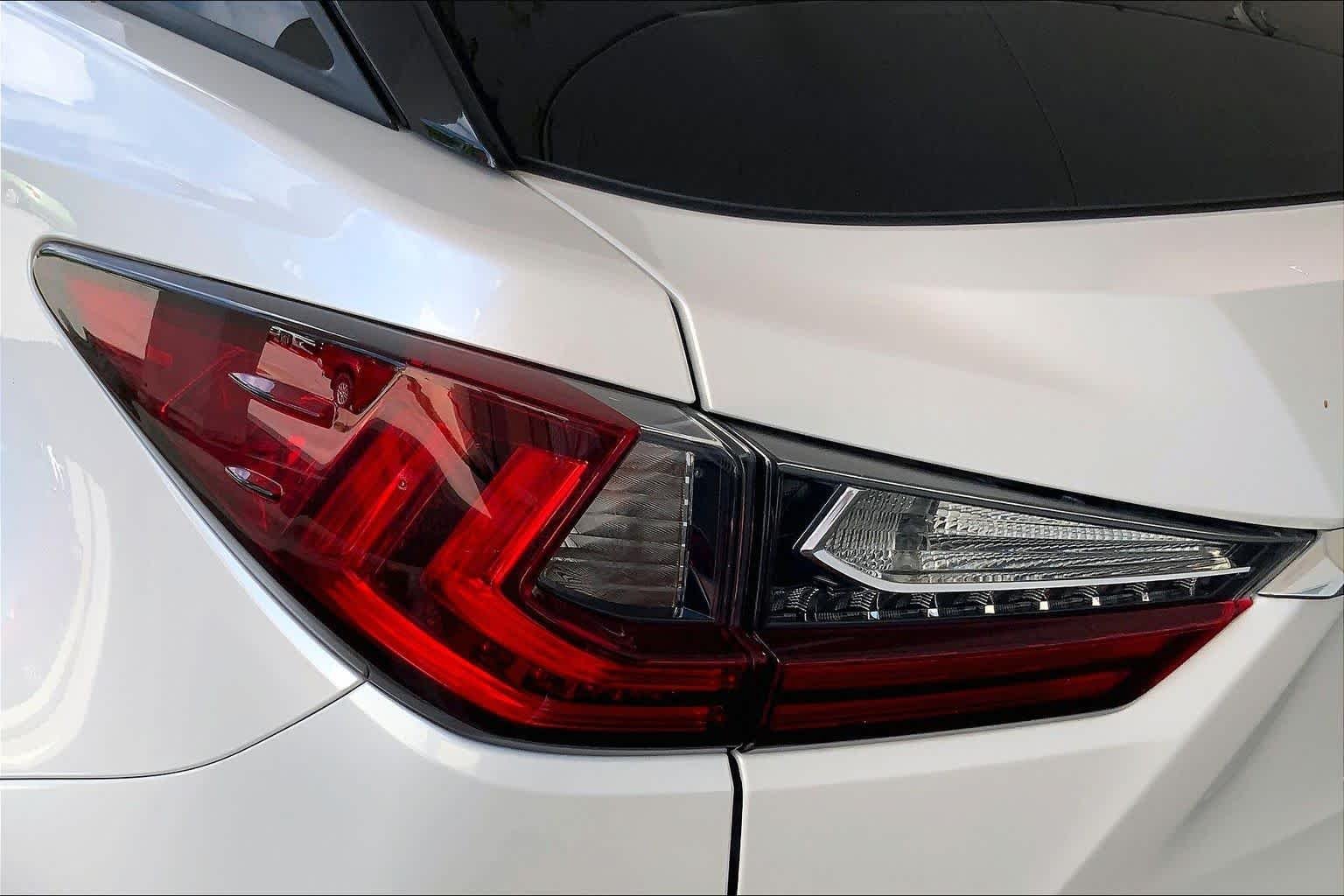 Used 2020 Eminent White Pearl Lexus  image 28