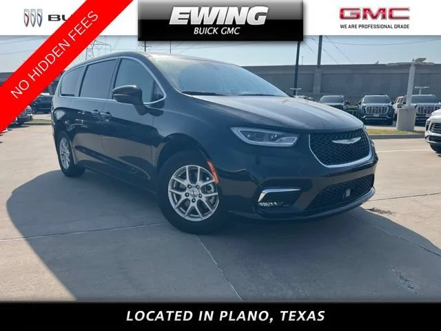 Used 2023 Black Chrysler Touring L image 1