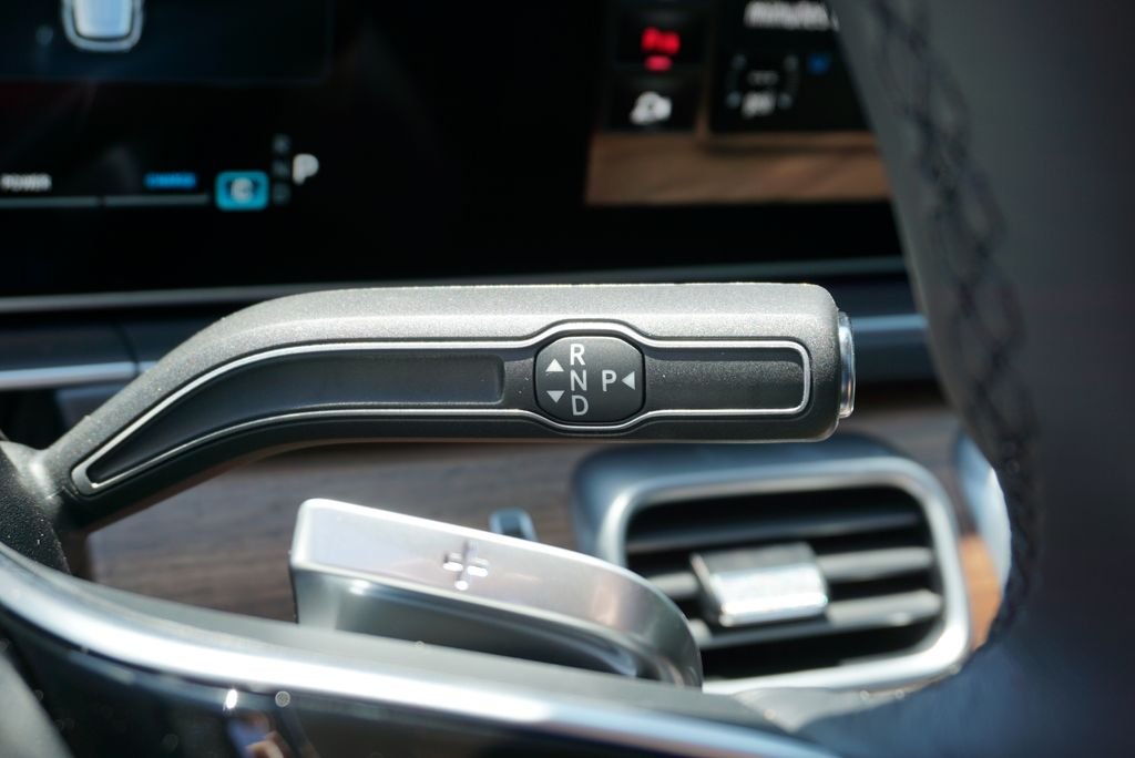 Used 2026 Obsidian Black Metallic Mercedes-Benz GLE 350 image 31