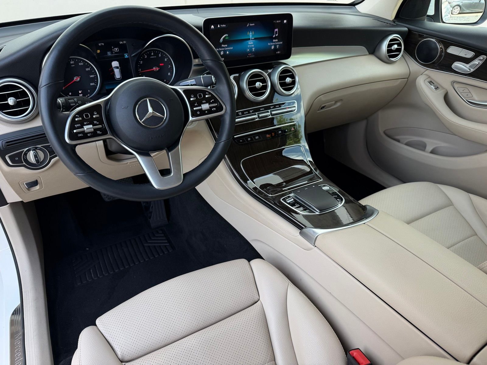 Certified Used 2021  Mercedes-Benz GLC 300 image 2