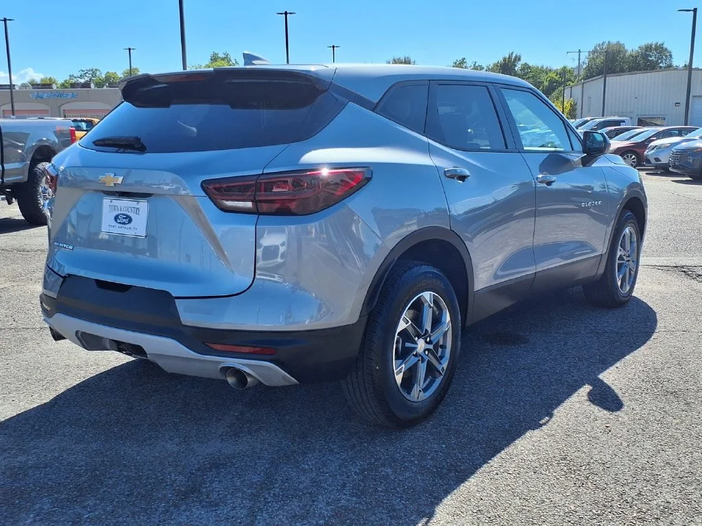 Used 2025 Gray Chevrolet LT image 2