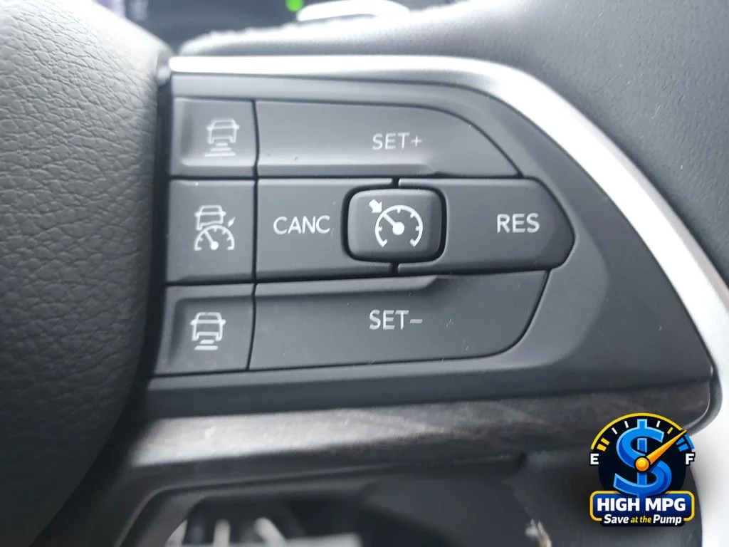 Used 2024 White Jeep 4xe image 22