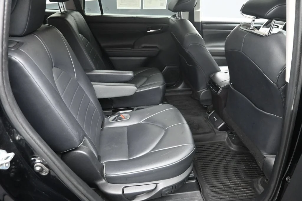 Certified Used 2020 Black Toyota XLE image 10