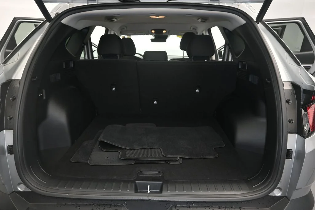 Used 2024 Silver Hyundai SEL image 11
