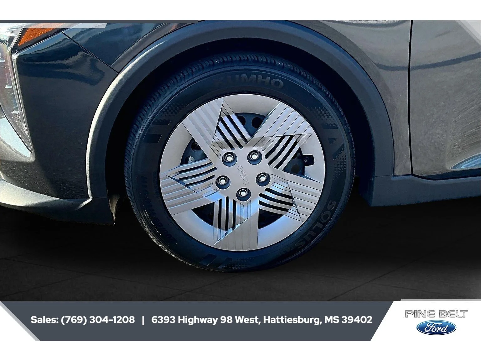 Used 2025 Interstellar Gray Kia LX image 7