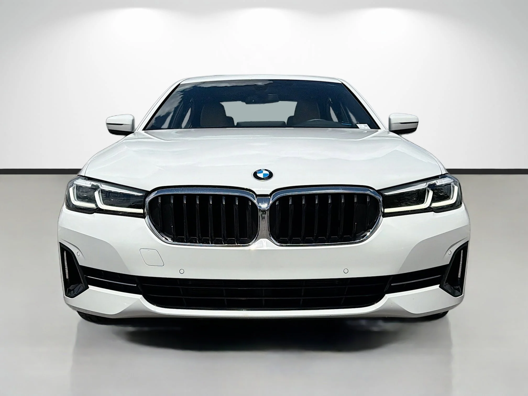 Used 2023 Alpine White BMW 530i image 8