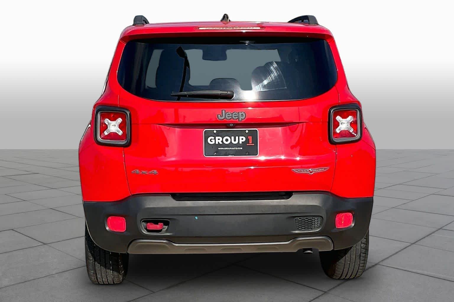 Used 2016 Colorado Red Jeep Trailhawk image 5