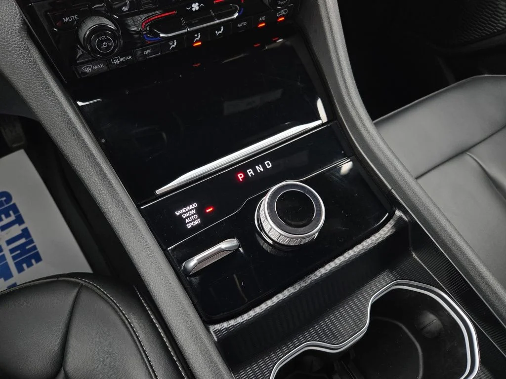 Used 2025 Black Jeep Limited image 25