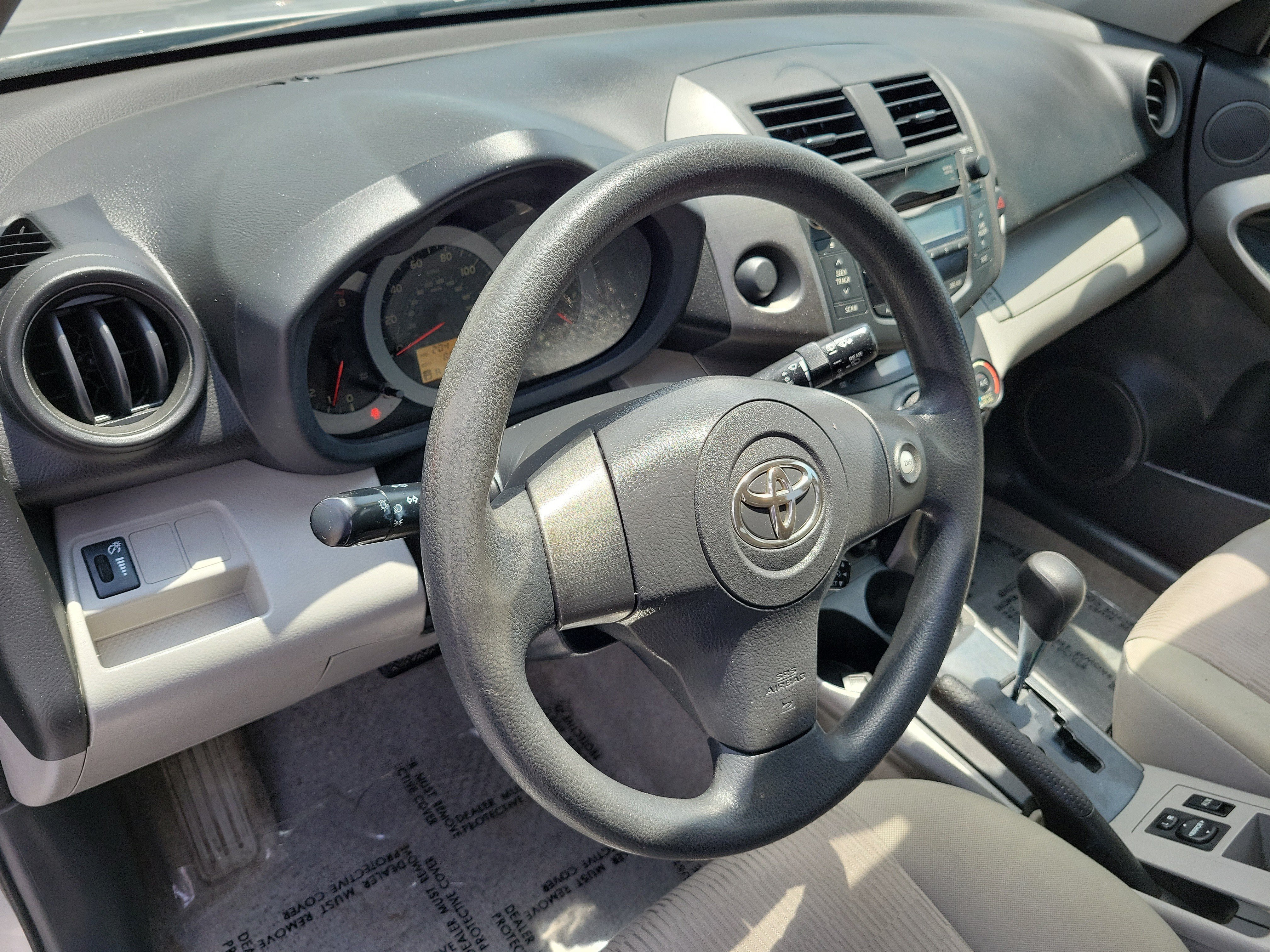Used 2011 Classic Silver Metallic Toyota Base image 22